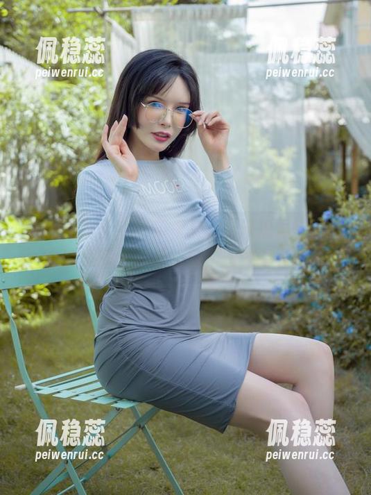 更新看这里！秋和柯基的吊带原图：此图留给没脑子审美的你，快来聊天吧！
