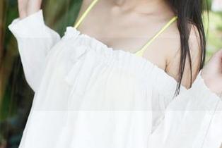 美媛馆 – 唐琪儿il的图包，海边的风把我的小心思也卷走了，真是太巧妙。