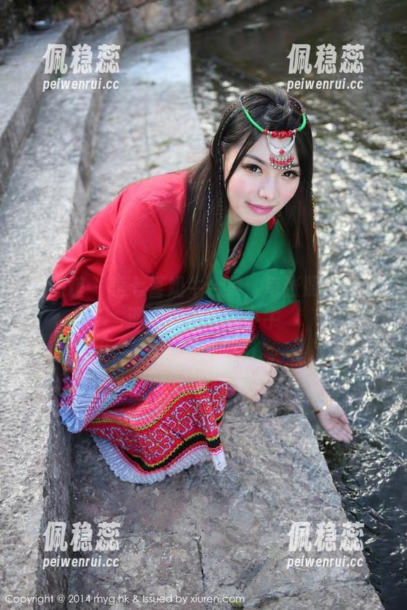 美媛馆-李七喜 美媛馆 - 李七喜奶牛合集:每张照片都像遭遇到好奇的小牛