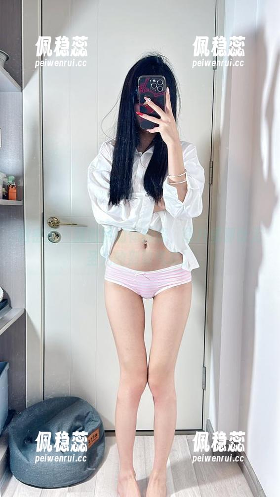 微密圈 - 聂傲娇的体操服，图片里那份无圣光的别致气息。