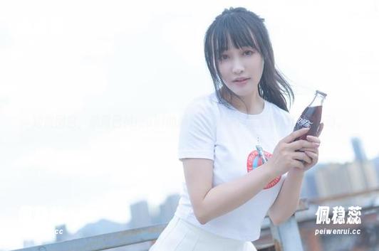 短裙图包，脱尾巴Mizuki的精选，从每个角度看都让人心动。
