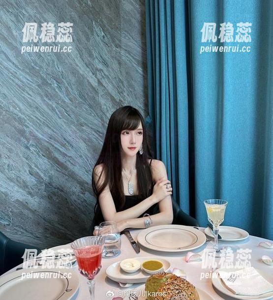 看到腐团儿Ikaros的豹纹写真，不得不说资源的选择好得让人心荡啊