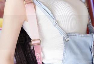 蜜桃社 – 冰露的教室图包，下载后谁能抵挡这种诱惑呢？
