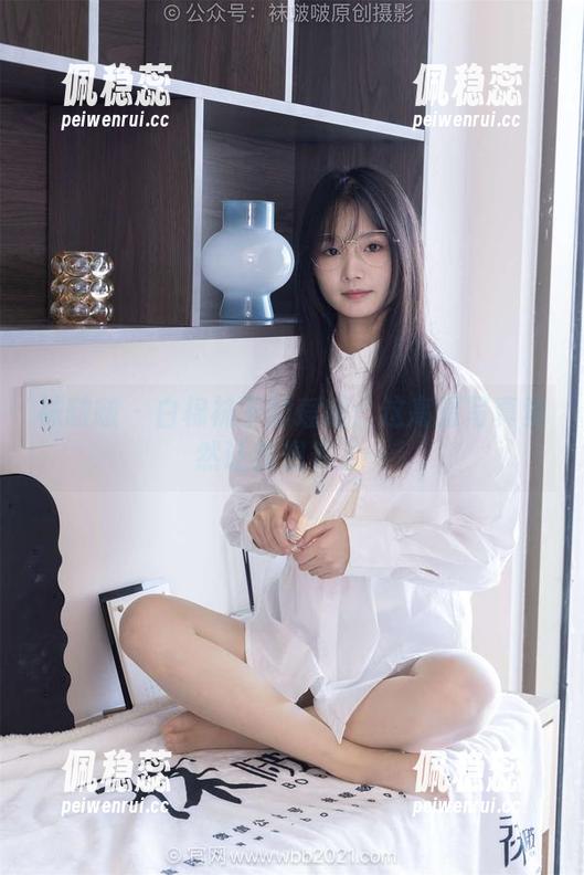 袜啵啵 - 白棉袜下的瑶瑶：这高清写真竟然让我想多了…