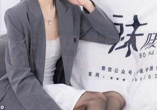 袜啵啵 – 稚予的脚跟我的脚，究竟ピャに（比谁）大？原图&壁纸颠覆认知！