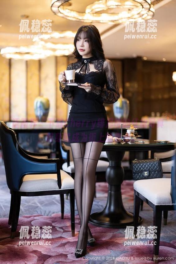 语画界 - 下载Cherry绯月樱的红裙写真，转身就成为街上的焦点。