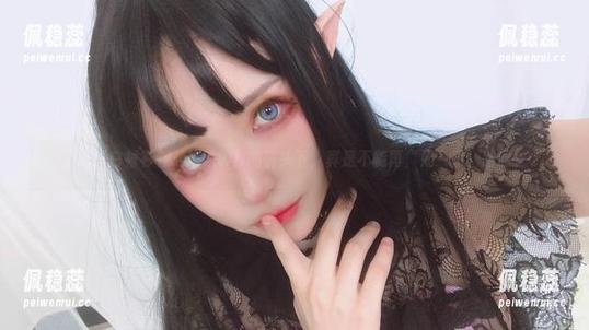 更新！白衬衫在起司块wii的镜头下，真是不能再“奶”了，哈哈。