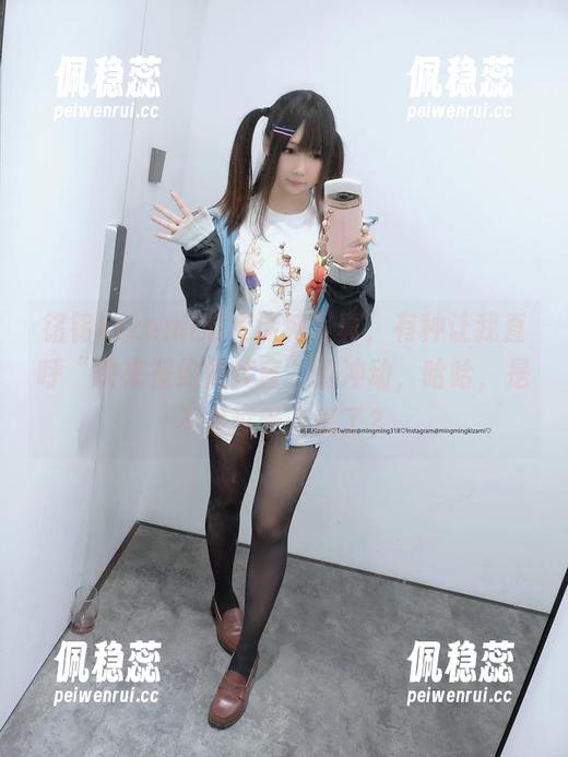 铭铭kizami这套清纯写真，有种让我直呼“快来签约做代言”的冲动，哈哈，是不是过于天真了？