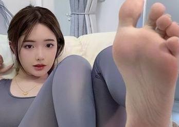 雯妹不讲道理与女友，多图模式开启，这种美感我能学会吗？