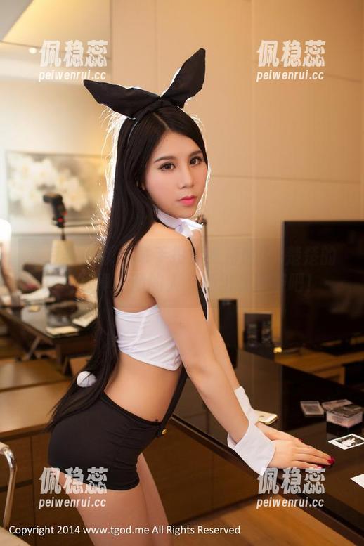 青豆客 - 那个举手投票支持Milk楚楚的女王写真原图的人，都出来喝茶吧！