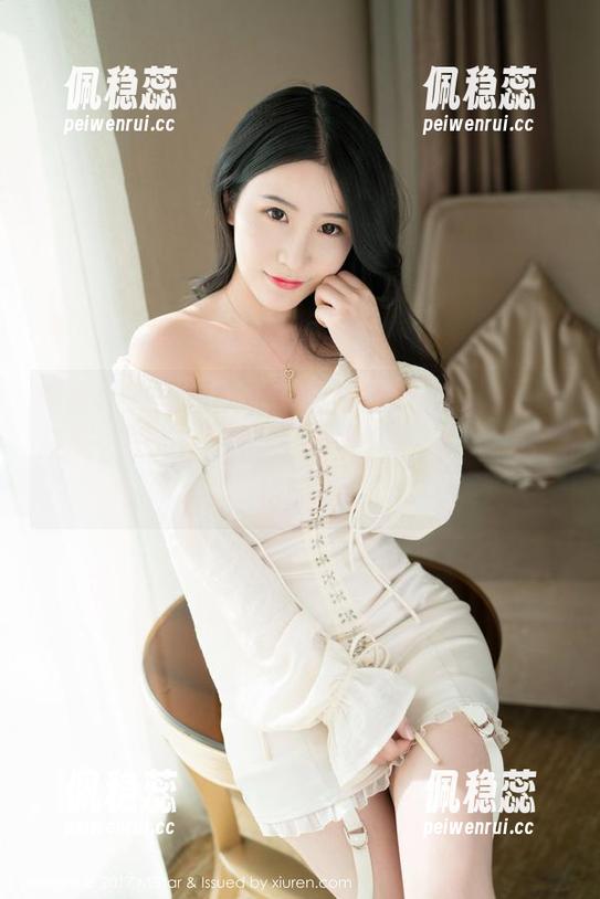 魅妍社 - 美图分享：大白兔emma的制服搭配，是المغامرةالمحمومة的风格嘛？
