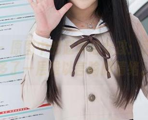 魅妍社 – 原图中的赵梦洁女孩：可爱却又多了一层难以言喻的情绪。