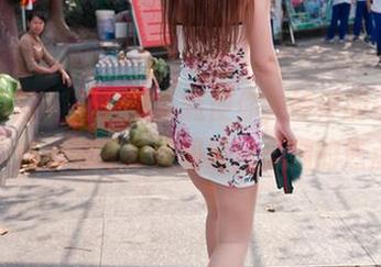 魔镜街拍 – 无圣光？随便你，婷婷的白色吊带连衣裙才是终极黑丝美腿的焦点