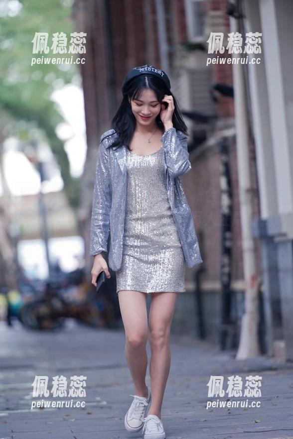 魔镜街拍 - 楼楼的白色连衣裙合集，资源来源神秘请自取，反正不会有人注意到我！