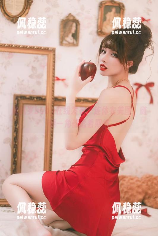 鹿八岁baby在线发布：连体衣美图，随便一角都透着期待