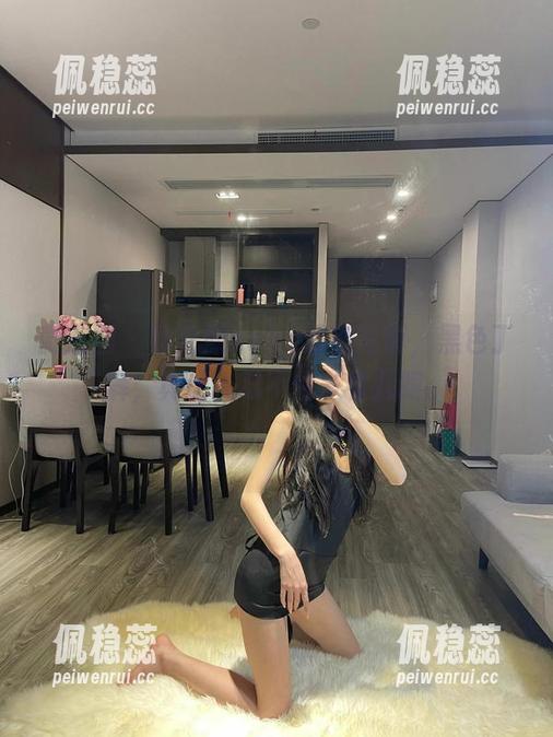 黎允熙baby 微密圈 - 黎允熙baby最新写真,黑色丁裤,真让人忍不住多看几眼。